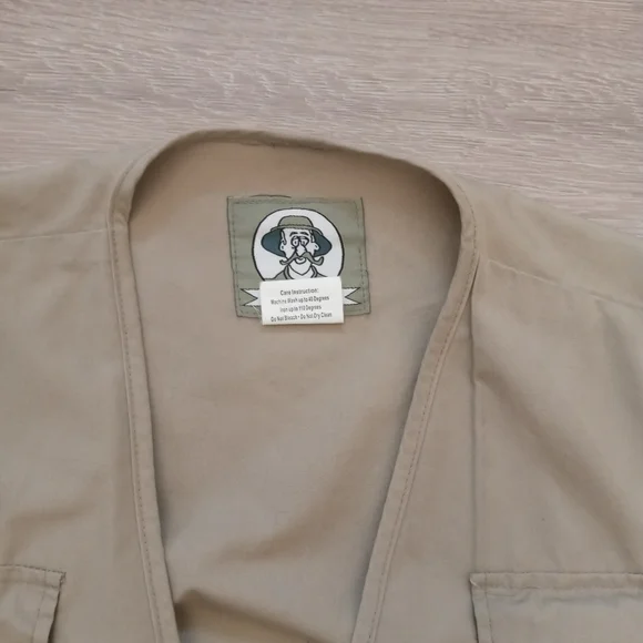 Fishing vest - Picture 2 of 5